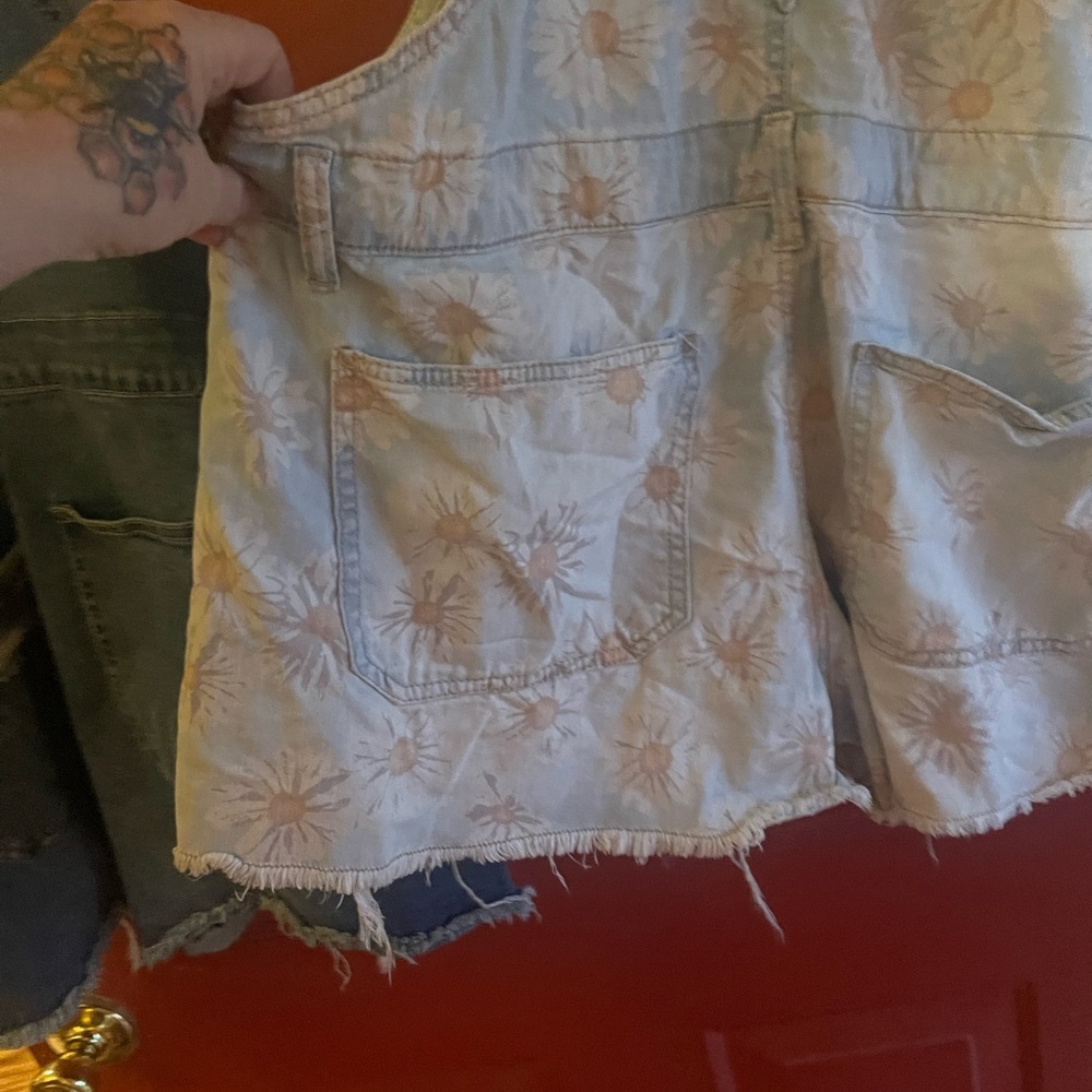 No Boundaries Light Blue Floral Overalls - Picture 10 of 16